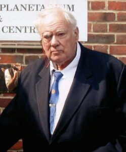 Sir Patrick Moore: El astrónomo amateur que conquistó los cielos y las pantallas
