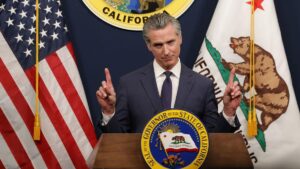 Sondeos en California apuntan a una victoria del plan de Newsom para un nuevo mapa electoral | elperiodico.com