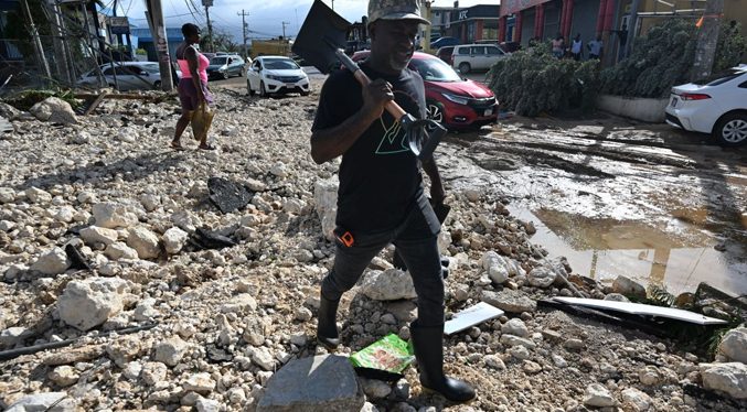 Suben a 28 los fallecidos en Jamaica por el huracán Melissa