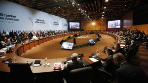 Suspensión de la Cumbre de las Américas refleja divisiones sobre despliegue militar en el Caribe, señalan internacionalistas