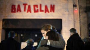 TERRORISMO YIHADISTA FRANCIA | Bataclan, 10 años después del zarpazo del terror yihadista: el lugar donde todo y nada cambió | elperiodico.com