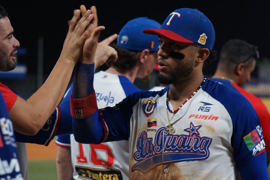 Tiburones apaleó a Bravos para cerrar la semana con paso ganador - AlbertoNews