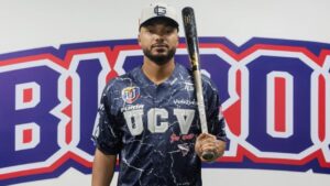 Tiburones estrena uniforme homenajeando a la UCV