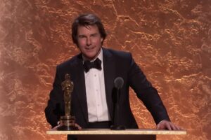Tom Cruise recibe su primer Óscar en los Governors Awards