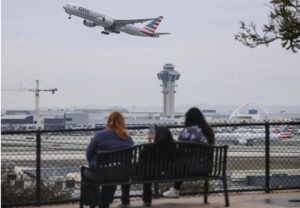 Tráfico aéreo en EEUU vuelve a la normalidad tras días de recortes por el cierre federal