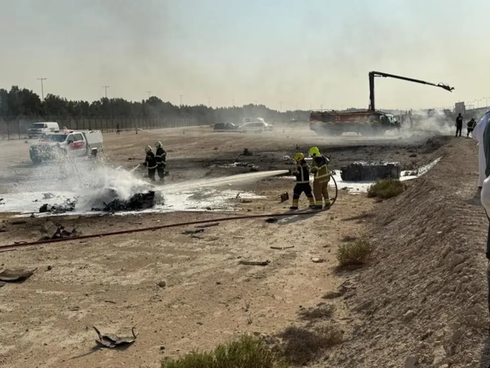 Tragedia en Dubai: un avión de combate indio se estrelló en plena exhibición aérea - AlbertoNews