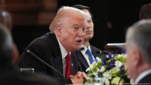 Trump «abierto» a considerar suspensión de sanciones a Irán – DW – 07/11/2025