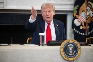Trump advierte que detendrá la migración a EEUU de personas de países del tercer mundo