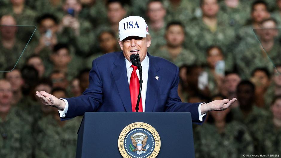 Trump amenaza a Nigeria por "asesinato de cristianos" – DW – 01/11/2025