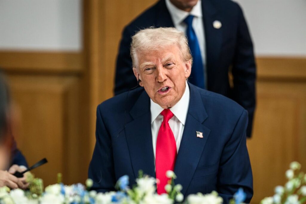 Trump amenaza con demandar a la cadena BBC por "tergiversar" sus palabras antes del asalto al Capitolio en 2021