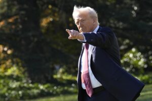 Trump amenaza con reducir el sueldo a los controladores aéreos ausentes por cierre de Gobierno