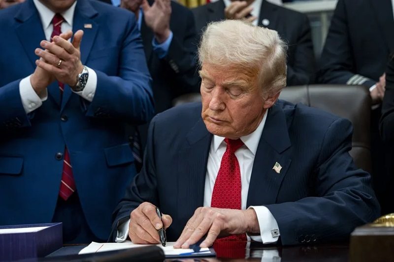 Trump firma ley para forzar la publicación de los archivos de Jeffrey Epstein – Diario La Nación