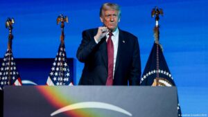 Trump indulta a expresidente hondureño Juan O. Hernández – DW – 28/11/2025