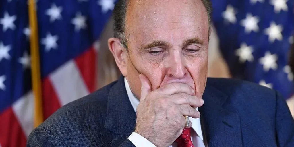 Trump indulta de forma preventiva a Giuliani y más de 70 personas vinculadas con su intento de dar la vuelta a la elección de 2020