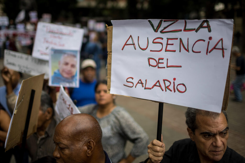 UCV cargó contra el chavismo por bono navideño fraccionado y salarios exiguos