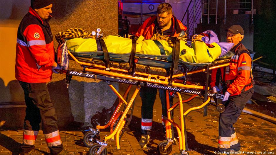 Ucrania y Rusia intercambian ataques "masivos" – DW – 25/11/2025