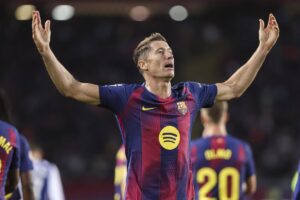 Un ‘hat trick’ del Lewandowski tapa los agujeros del Barça | europapress.es