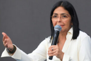 Un millón 300 mil emprendedores recibieron financiamiento gubernamental, afirma Delcy Rodríguez