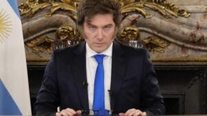Una comisión parlamentaria pide que el Congreso evalúe si Milei incurrió en un delito en la estafa digital