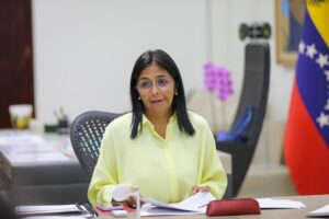 Vicepresidenta Rodríguez celebra triunfo en los Juegos Deportivos Escolares