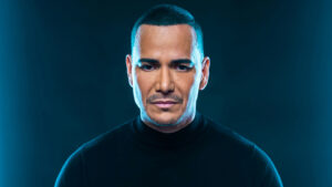 Víctor Manuelle se distancia de la salsa para crear nuevos éxitos de estilo navideño