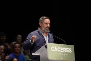 Vox urge al PP a decidir ya el candidato para sustituir a Mazón, tras su primera reunión | europapress.es