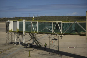 Vuelos semanales de Venezuela al exterior cayeron tras fin de concesiones a aerolíneas