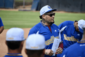 Yadier Molina regresó por la revancha como mánager del Magallanes