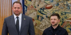 Zelenski anuncia la dimisión de su jefe de gabinete tras el registro de su domicilio por corrupción