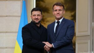 Zelenski se compromete a comprar aviones Rafale a Francia – DW – 17/11/2025
