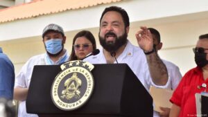 denuncian que oficialismo busca perpetuarse – DW – 02/11/2025