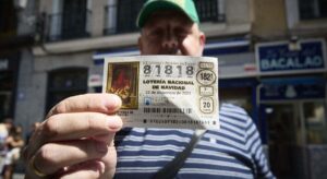 esto es lo que tienes que hacer para repartir y pagar décimos por WhatsApp y Bizum