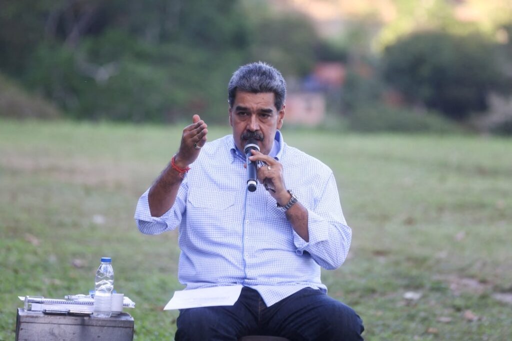 opciones incluyen derrocar a Maduro, según Reuters