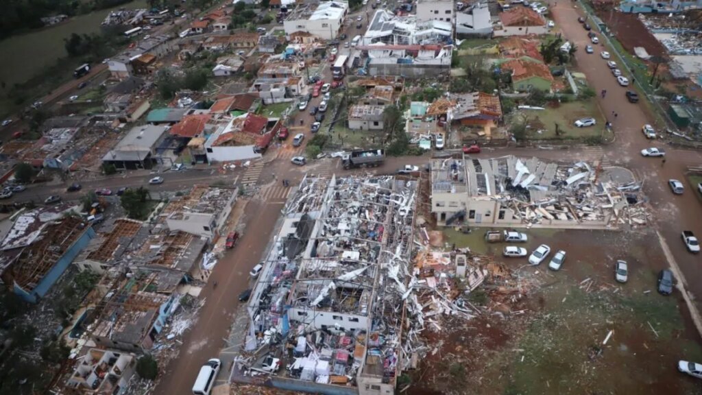 seis muertos, más de 700 heridos y destrucción tras el paso de una tormenta sin precedentes