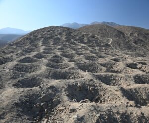 ¿Por qué los incas cavaron miles de agujeros en esta montaña? Ahora quizá lo sepamos | National Geographic