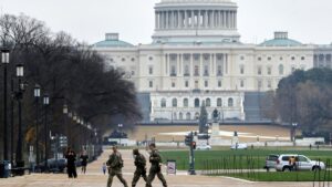 ¿Qué sabemos del ataque a dos militares en Washington? Un presunto autor afgano y una conexión con la CIA | elperiodico.com
