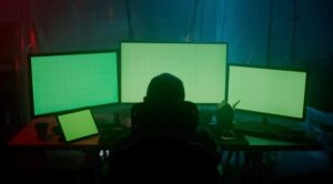 100 cuentas falsas y pagos de 400 dólares (VIDEO)