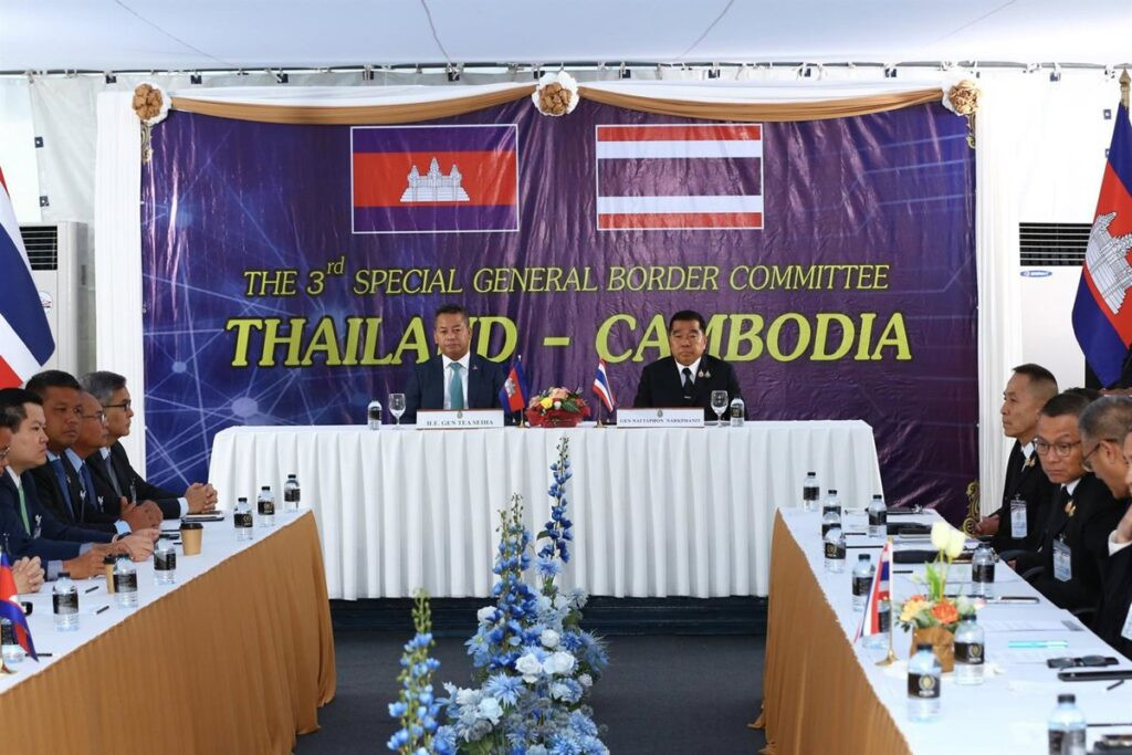 Tailandia y Camboya firman un acuerdo de alto el fuego "inmediato"