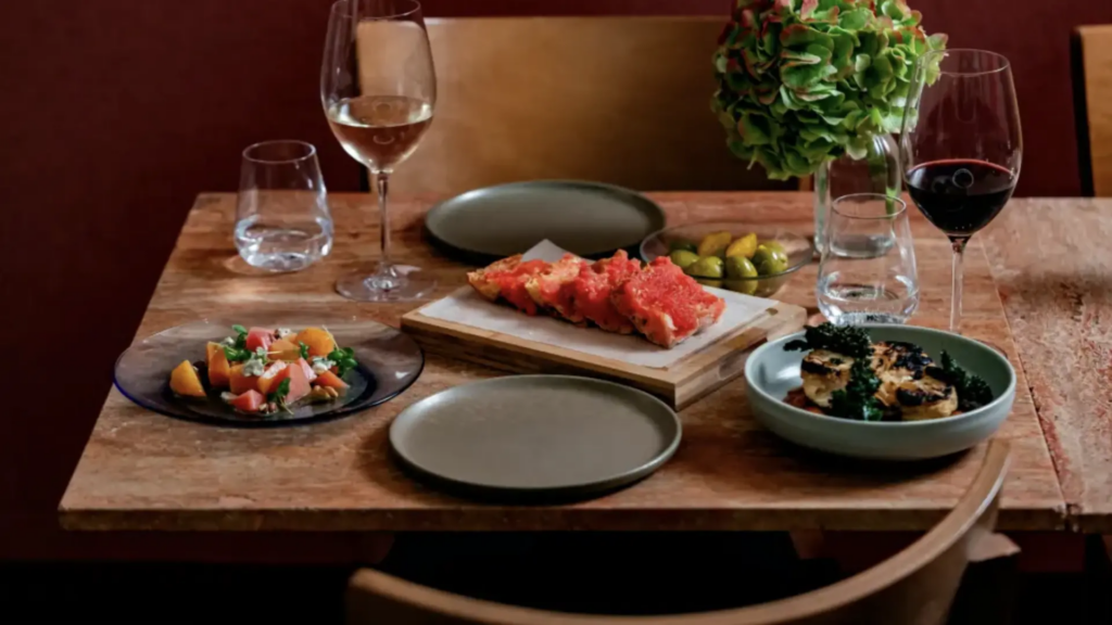 3 espacios diferentes y cocina española