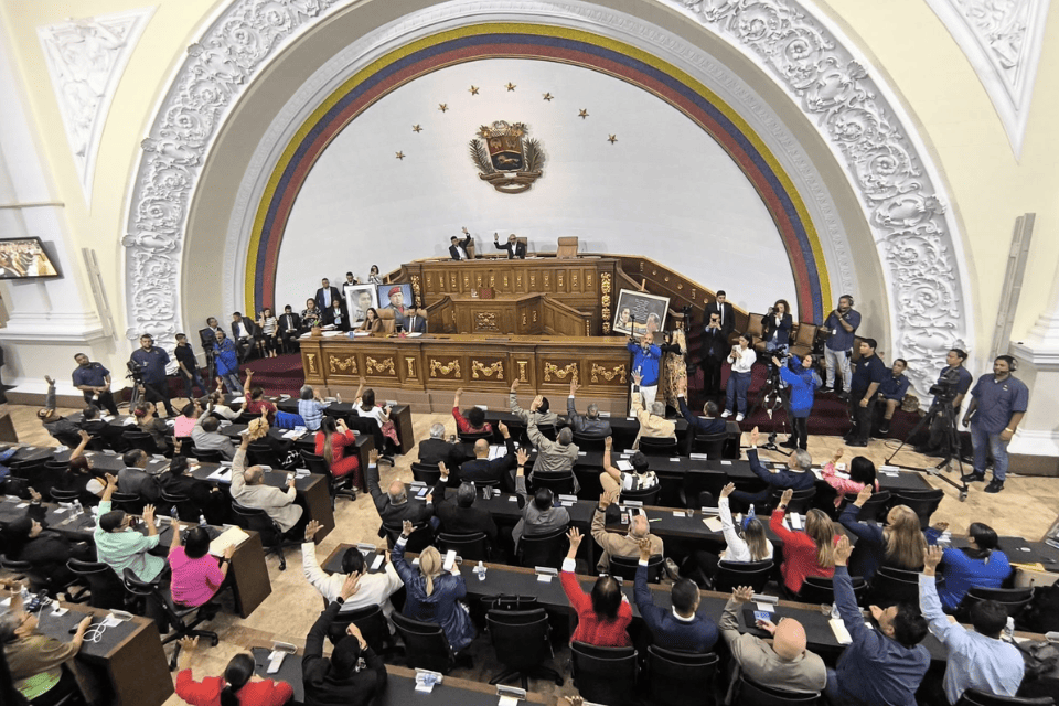 Asamblea Nacional difiere segunda discusión de la Ley Libertador Simón Bolívar