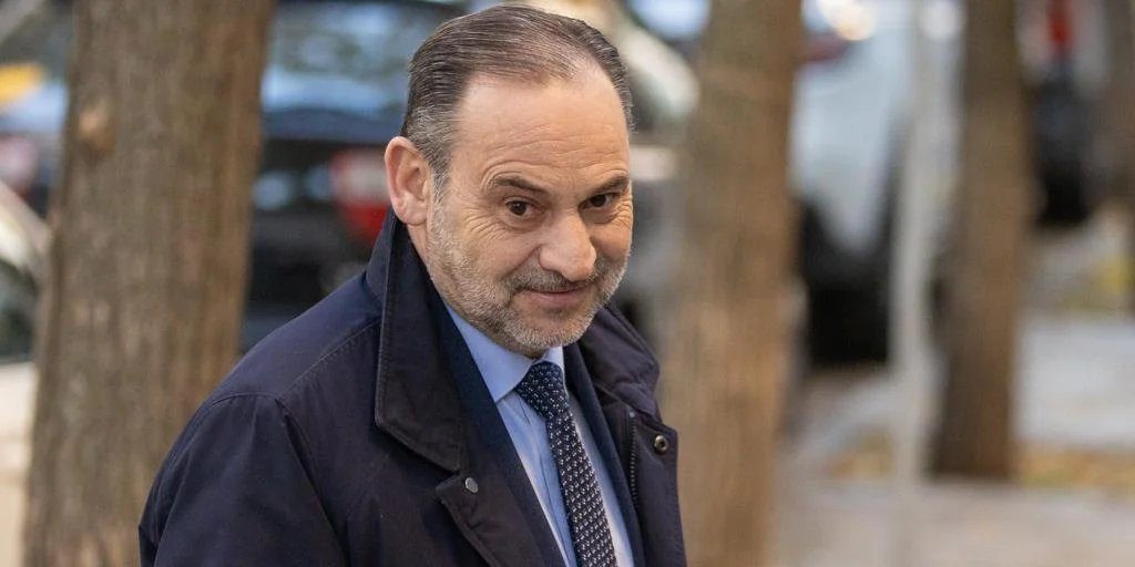 Ábalos pide ser juzgado por un jurado popular en el 'caso mascarillas'