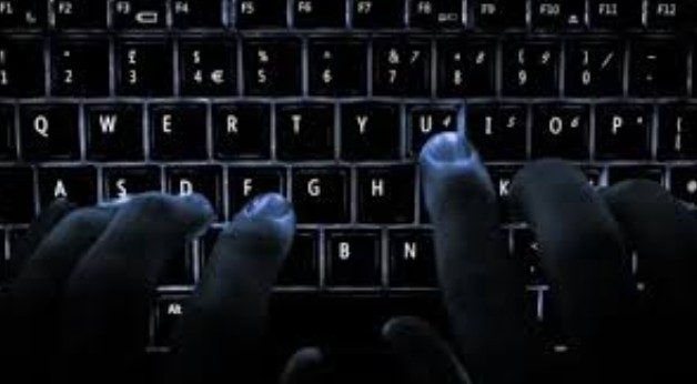 Acusan en Japón a un joven de 17 años de cometer un ciberataque con ayuda de una IA