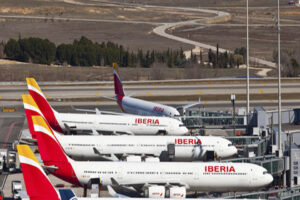 Aerolínea española Iberia cancela operaciones con Venezuela hasta el 31 de diciembre
