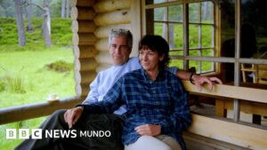 Al menos 13 fotos de los archivos del caso Epstein fueron eliminadas del sitio web del Departamento de Justicia de EE.UU.
