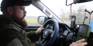 Al volante por la zona de muerte del frente para abastecer la defensa ucraniana