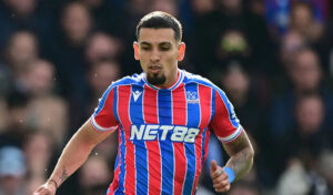 Alarmas encendidas: Daniel Muñoz tiene lesión de rodilla y preocupa al Crystal Palace