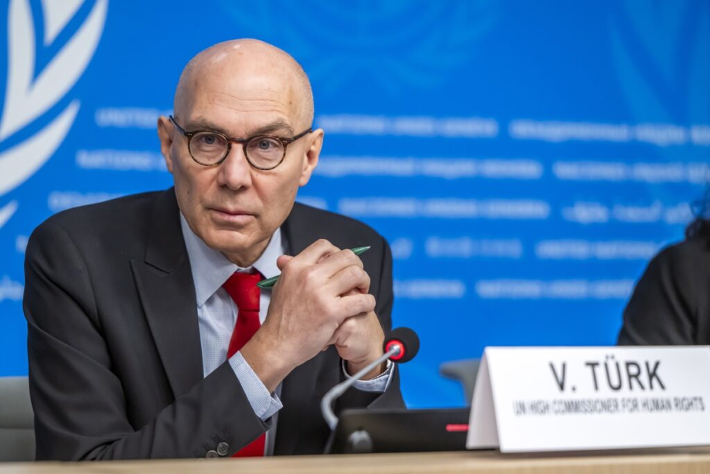 Alto comisionado de DDHH pide desescalada de tensiones entre EEUU y Venezuela