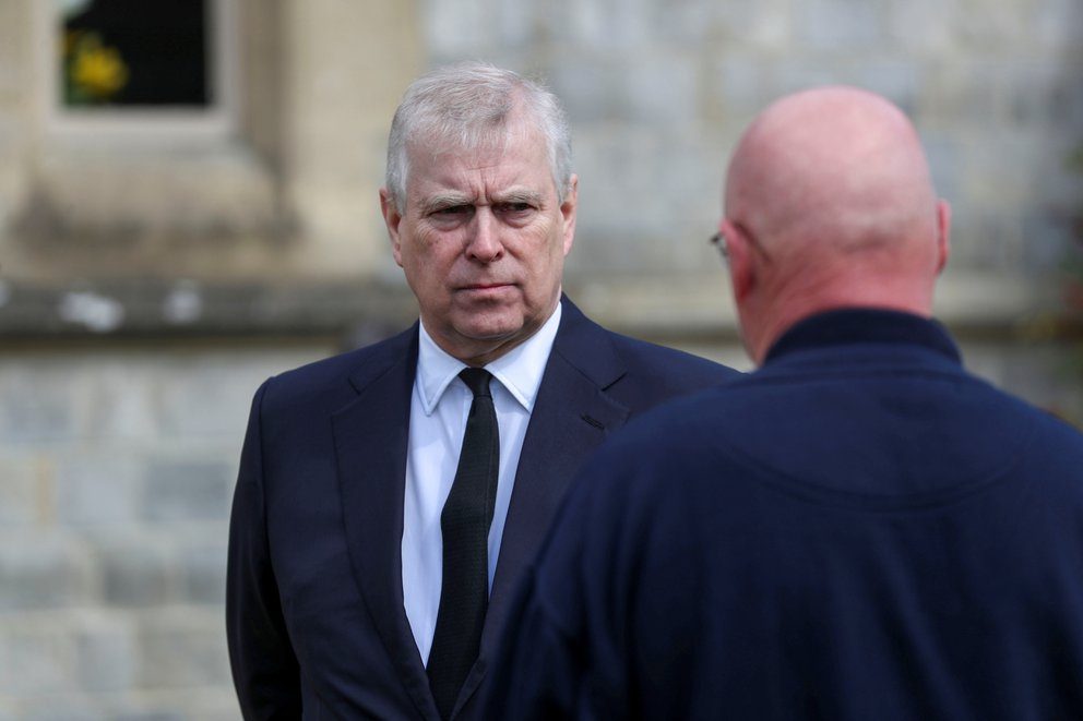 Andrés de Windsor asiste al bautizo de su nieta, el primer evento tras perder sus títulos - AlbertoNews