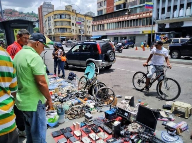 Asdrubal Oliveros: 50% de la masa trabajadora en Venezuela está en la informalidad