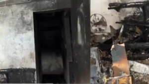 Así quedó la casa en Medellín que estalló en llamas por volador en Navidad: tres niños permanecen internados en UCI